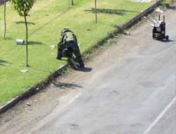 Şüpheli Valizden Asker Giysileri Çıktı