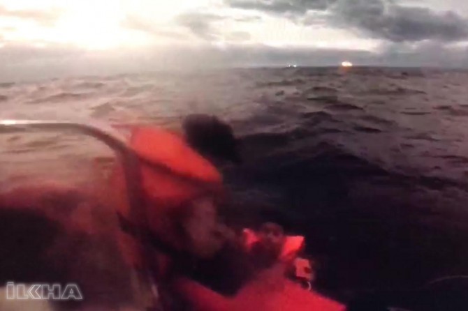 The number of deaths in the boat rises to 21