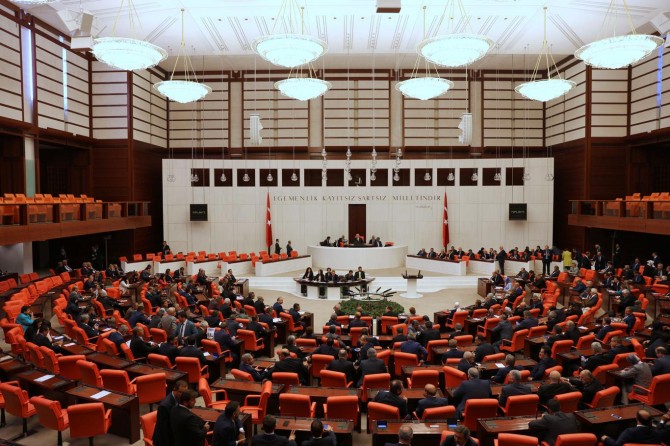 Irak ve Suriye tezkeresi TBMM'de