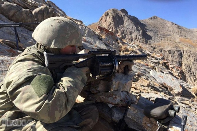 Wezareta Karên Hundir: 17 PKKyî hatin kuştin