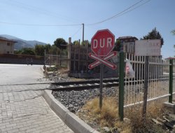 Demir Yoluna Üst Geçit