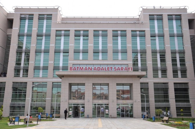 Batman merkezli FETÖ operasyonunda 3 kişi tutuklandı