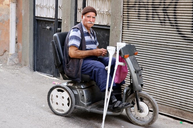 Ekmek teknesi çalınan engelli hırsızlara seslendi