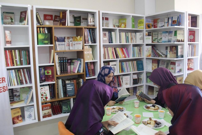 Diyarbakır’da açılan kitap kafe yoğun ilgi görüyor