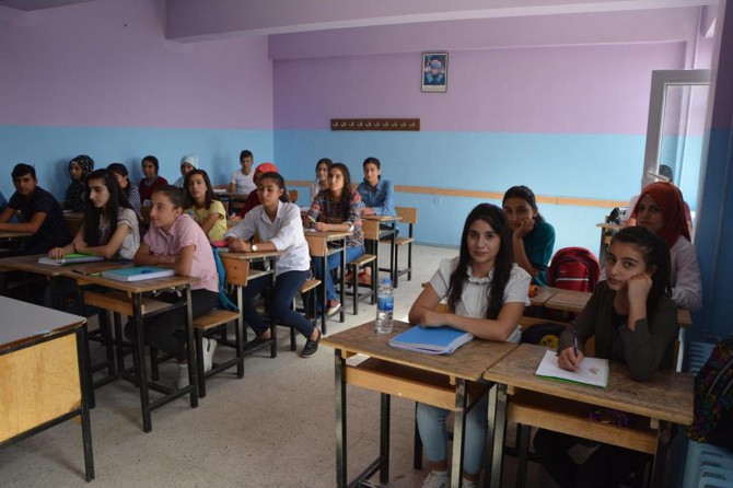 PKK’nin katlettiği öğretmenin okulunda hüzün hakim