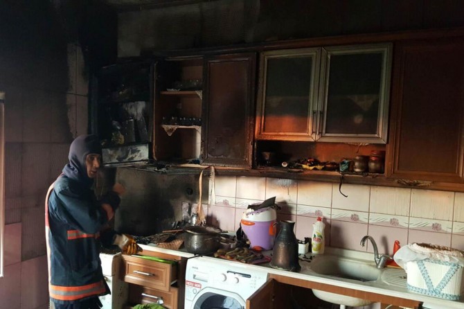 Mutfakta çıkan yangın korkuttu