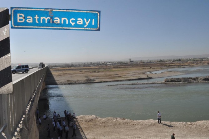 Balık tutmaya çalışan öğretmen hayatını kaybetti