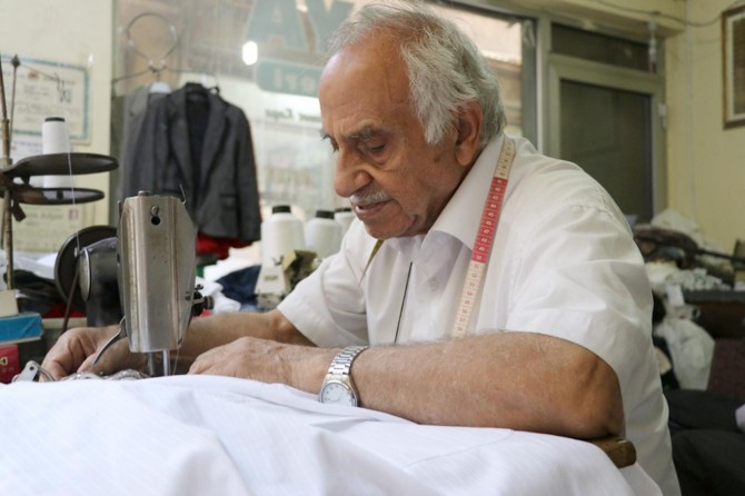 Ömrünü adadığı mesleğini bırakamıyor