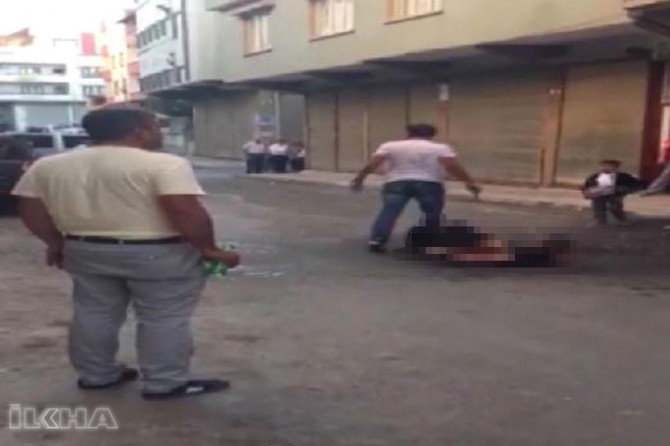 Eşini sokak ortasında bıçaklayan kişi yakalandı