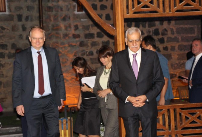 AB heyeti Ahmet Türk ile özel görüştü