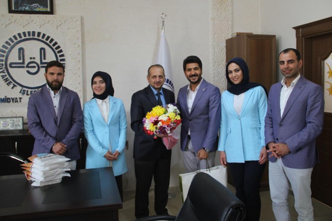 Vali'den imam ve Kur'an kursu öğreticilerine hediye