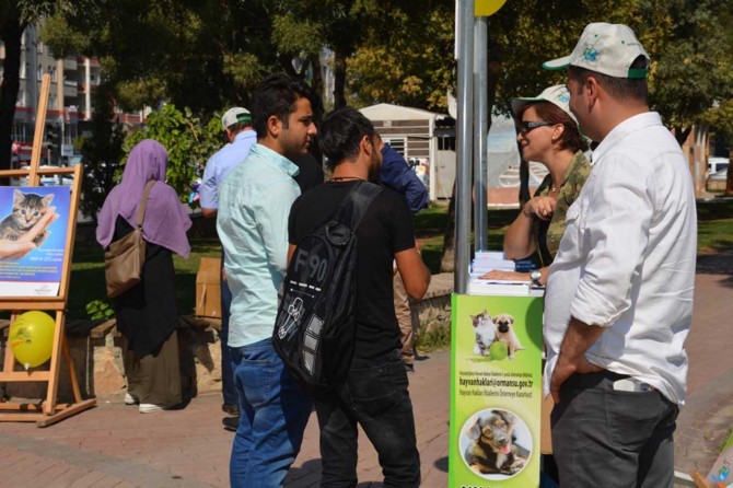 Dünya Hayvanları Koruma Günü'nde vatandaşlar bilinçlendirildi