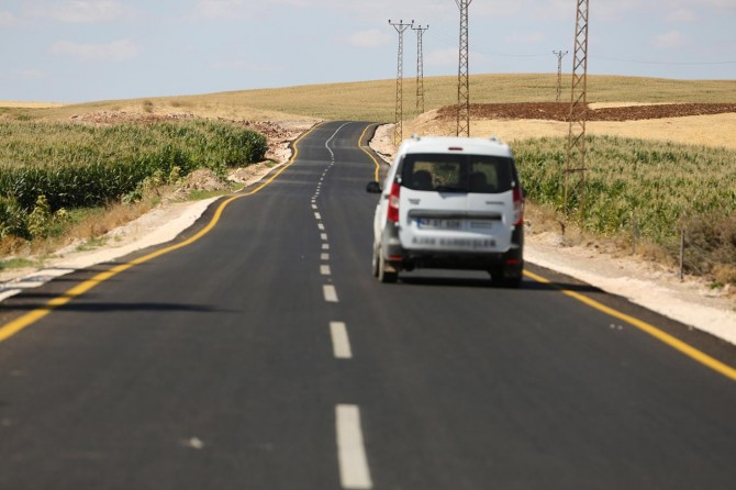 Mardin'de kırsalda yollar asfaltlanıyor