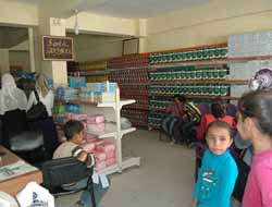 Rahmeteli'nden Fakir Ailelere Giyim ve Ayakkabı Yardımı