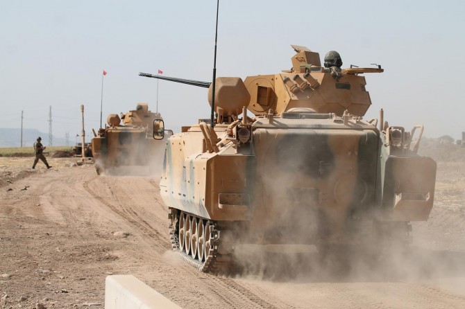 Habur Bölgesindeki tatbikata zırhlı araç sevkiyatı yapıldı