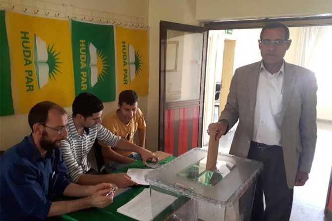 HÜDA PAR Solhan İlçe Başkanı Kırım güven tazeledi