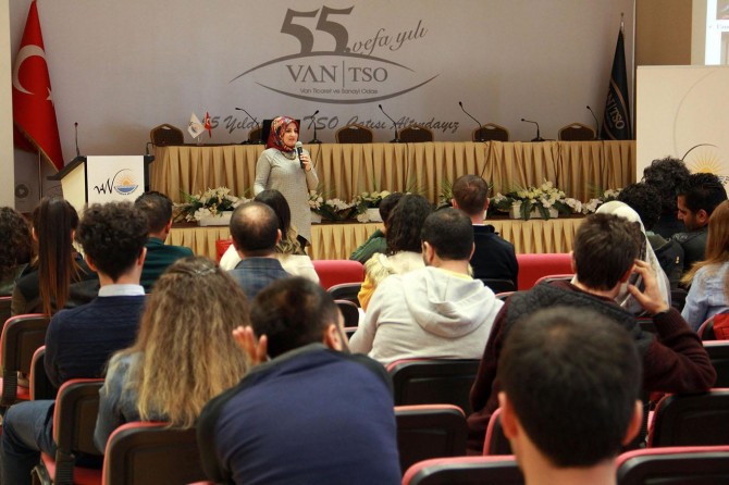 ​Van Büyükşehir Belediyesinden eğitimcilere atık pil semineri