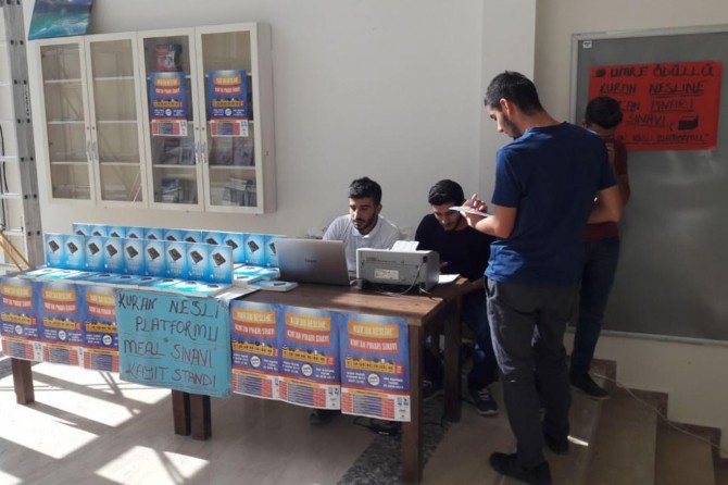 ​Harran Üniversitesinde Kur'an Meali Sınavı standı açıldı