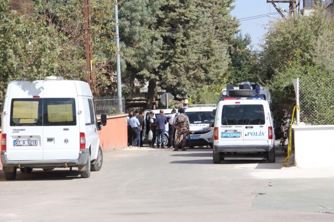 Polisle çatışan kişinin 2 kızı ile oğlu tutuklandı