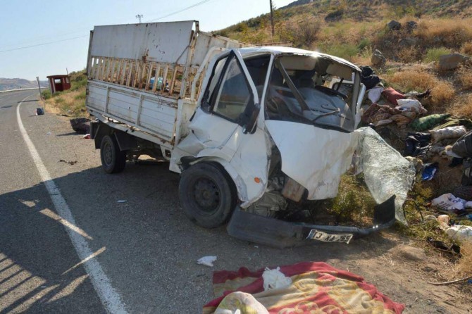 Yayla dönüşü kaza: 2 ölü 5 yaralı