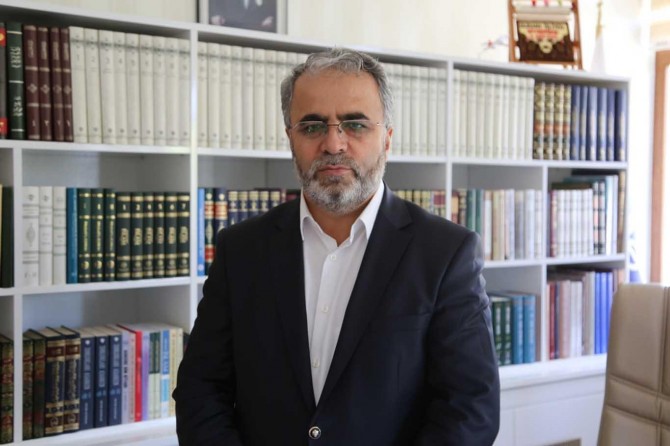 Miftiyê Dîyarbekir Îşliyen ji bo qursên Quranê bangî rayedar û dê û bavan kir