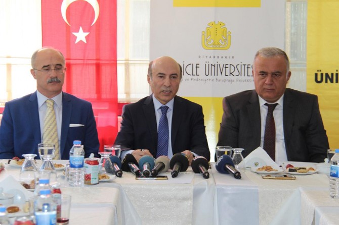 Bilgisayarlarına devlet tarafından el konulmuş bir üniversite teslim aldık