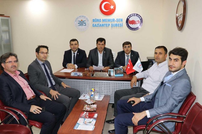 Zabıt kâtiplerinin yeniden klavye sınavına tabi tutulmasına tepki