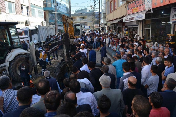 Batman’daki altyapı çalışmalarında göçük: Bir yaralı