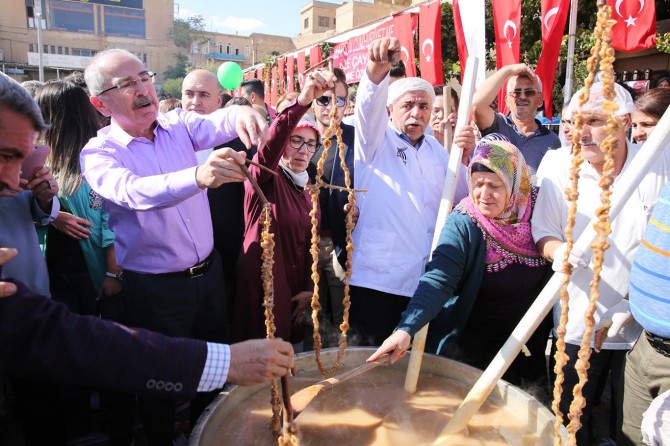 Mardin’de ‘Harire Şenliği’ düzenlendi