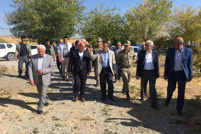 Vali Kalkancı Samsatlı depremzedeleri dinledi