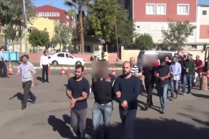 Şanlıurfa’da "Bylock" kullanan 8 eski polis tutuklandı