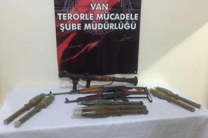 Van’da mühimmat ele geçirildi