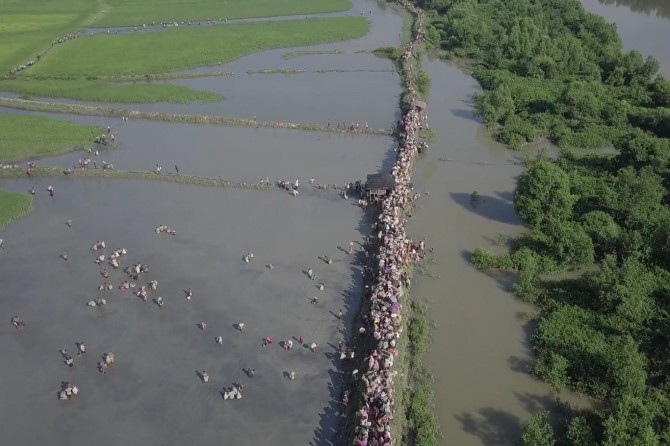 Arakanlı Müslümanların yaşadığı dram havadan görüntülendi