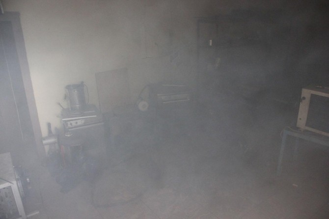 İş yerinde oksijen tüpü patladı: 2 yaralı