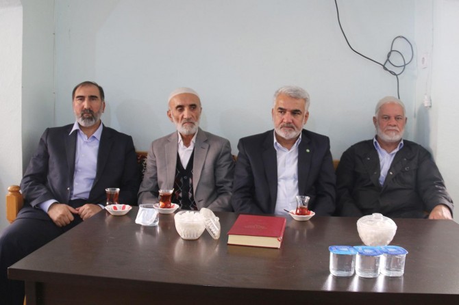 Yapıcıoğlu Tan ailesine taziye ziyaretinde bulundu