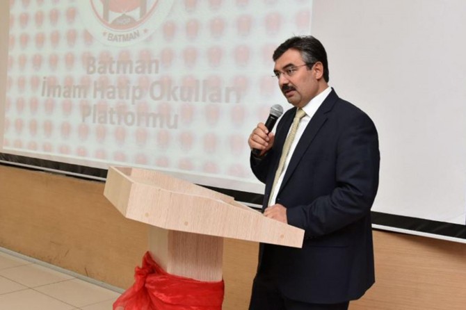 "Parlak bir geleceğe ancak düşünen okuyan nesillerle erişilebilir"