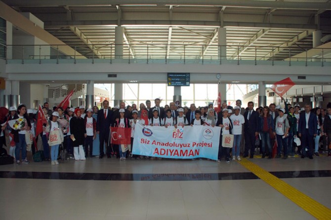 Adıyamanlı öğrenci kafilesi Balıkesir’e uğurlandı