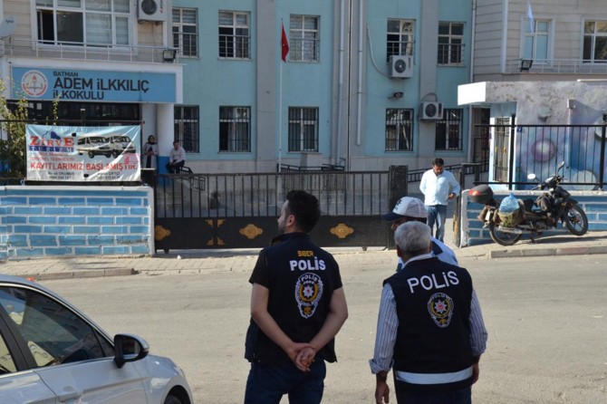 ​Batman’da onlarca okulun çevresinde denetim yapıldı