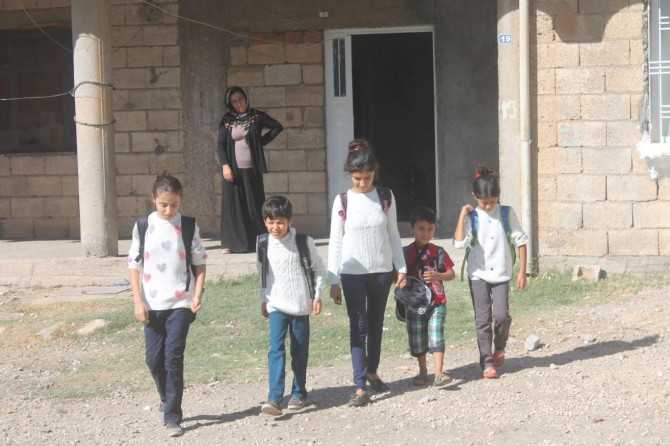 Help to brothers who did not have stationery supplies