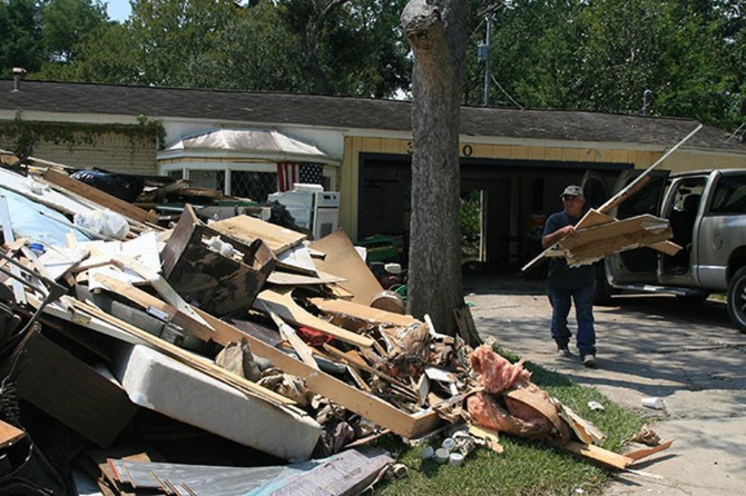 Li Teksasê ji kesên ku siyonîstên îşxalker protesto dikin re alîkariya bahozê nayê kirin