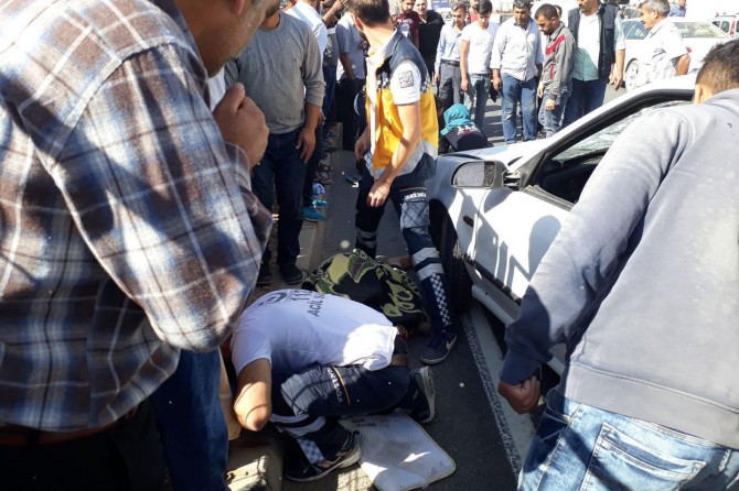 Otomobilin çarptığı bir aylık bebek hayatını kaybetti