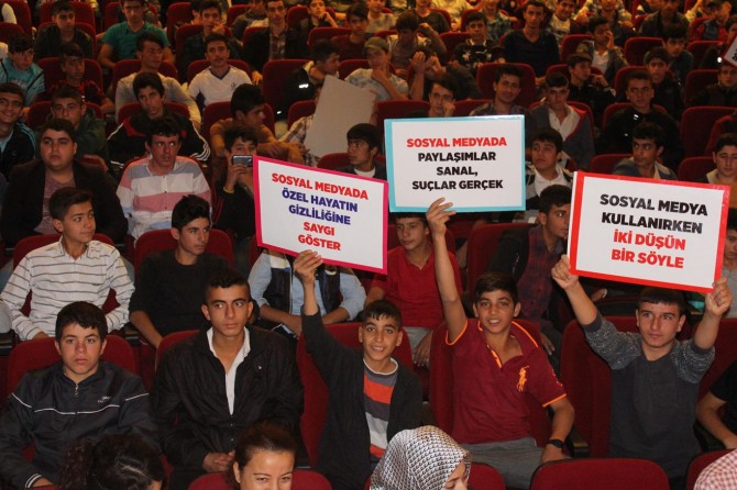 Günlük hayatta suç olabilecek konular sosyal medyada da suç sayılmaktadır