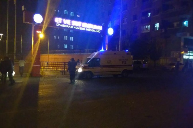 Diyarbakır'da bıçaklı kavga: 2 yaralı