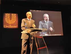 Bakan Eker'den Yabancı Yatırımcılara Destek