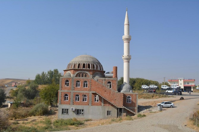 Yarım kalan cami yardım bekliyor