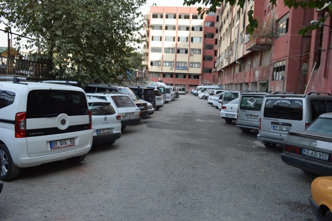 Siirt'in otopark sorunu vatandaşları mağdur ediyor