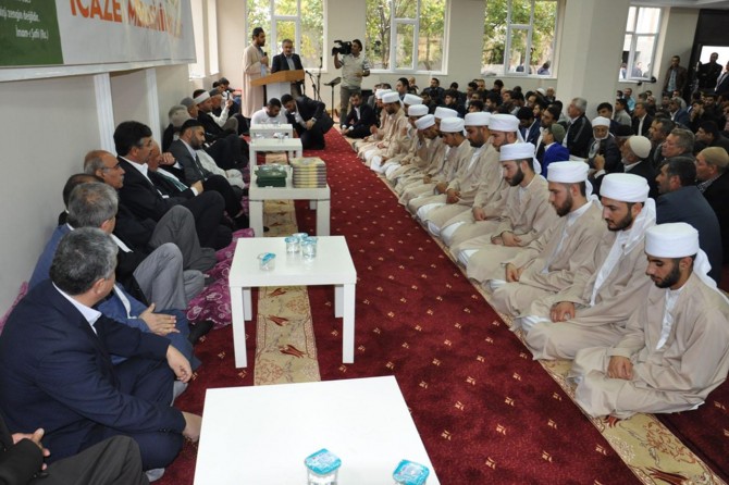 Batman'da 15 talebe icazetlerini aldı