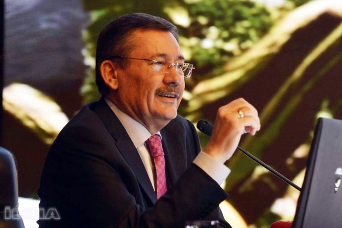 Melîh Gokçek îstîfa kir
