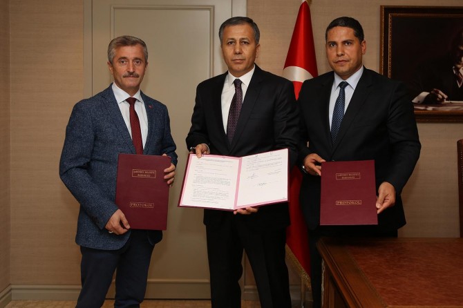 Çiftçilere tohumluk buğday ve gübre desteği