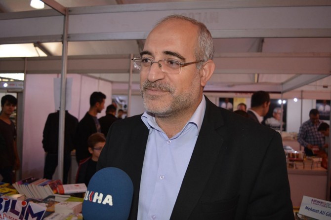 "Kitap fuarları geleneksel hale getirilmeli"